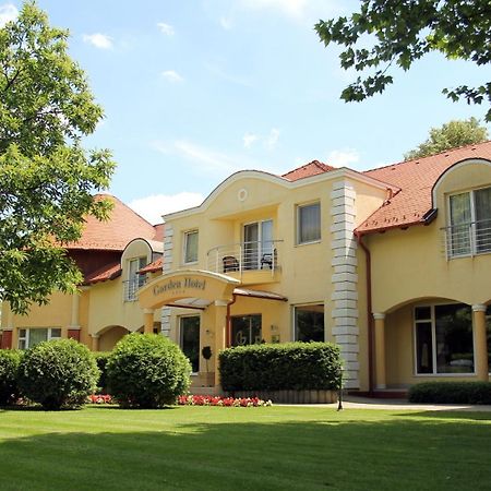 Garden Hotel Wellness Es Konferencia Szolnok Exterior photo