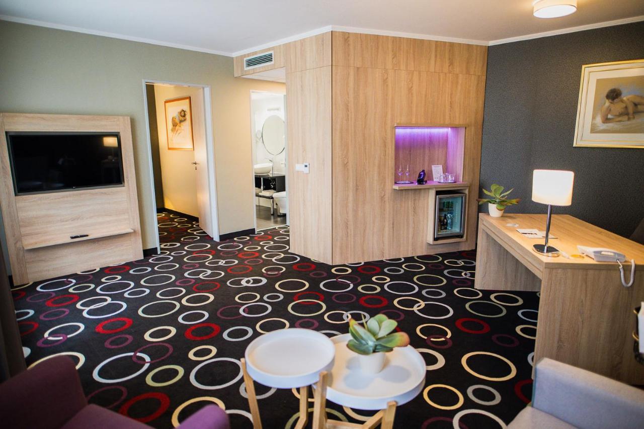 Garden Hotel Wellness Es Konferencia Szolnok Exterior photo