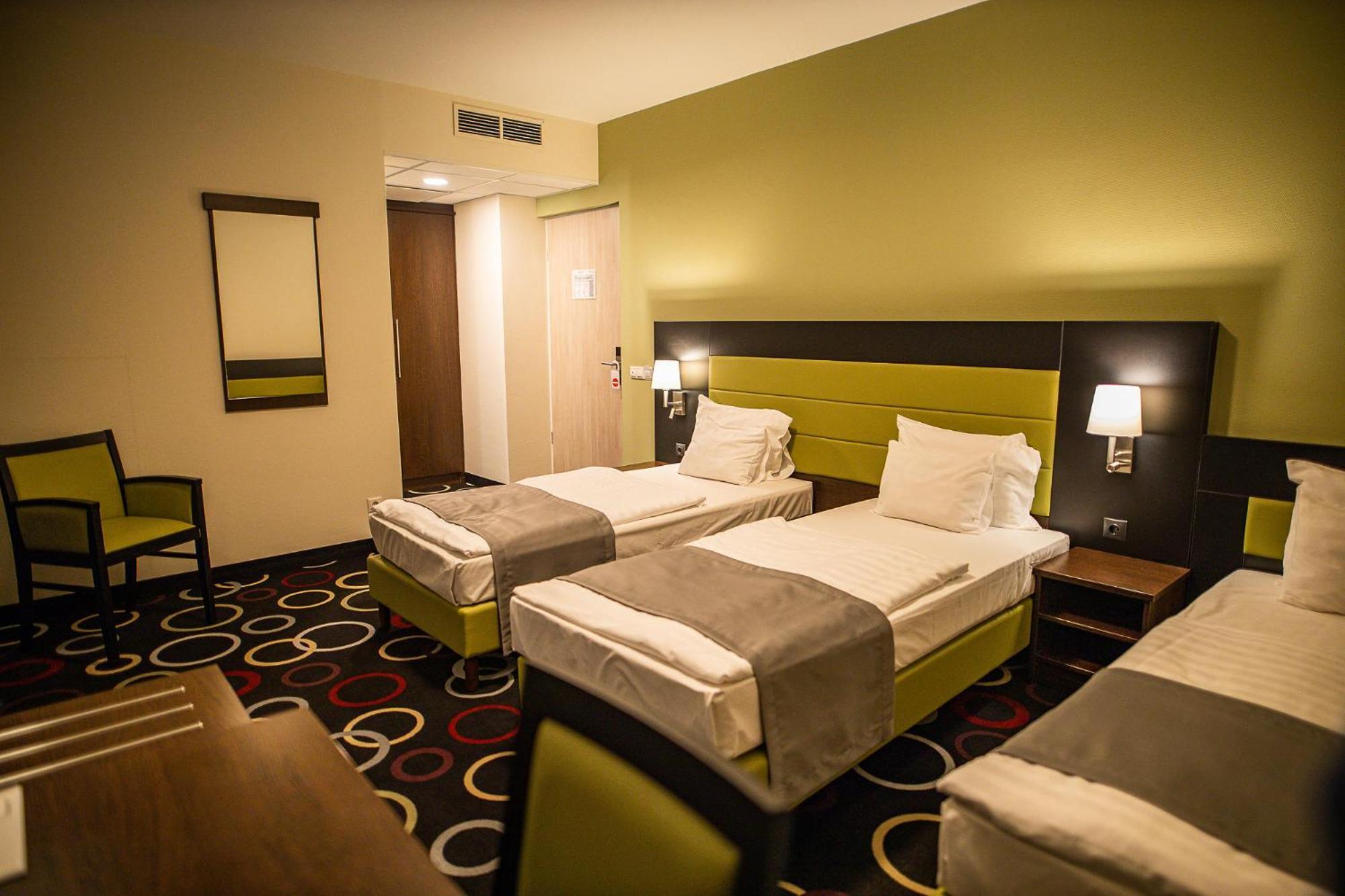 Garden Hotel Wellness Es Konferencia Szolnok Exterior photo