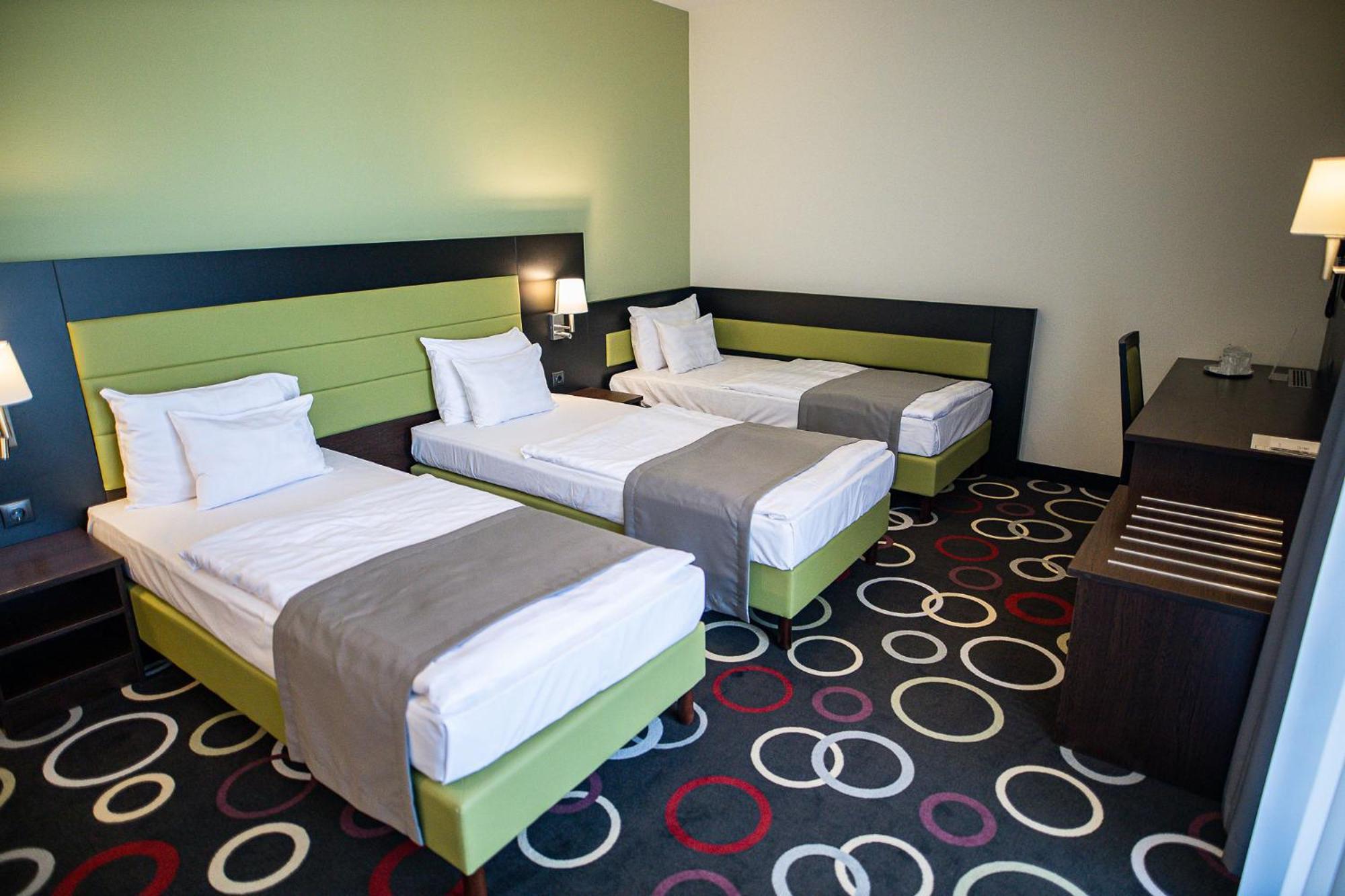 Garden Hotel Wellness Es Konferencia Szolnok Exterior photo