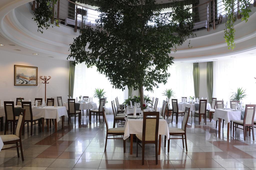Garden Hotel Wellness Es Konferencia Szolnok Exterior photo