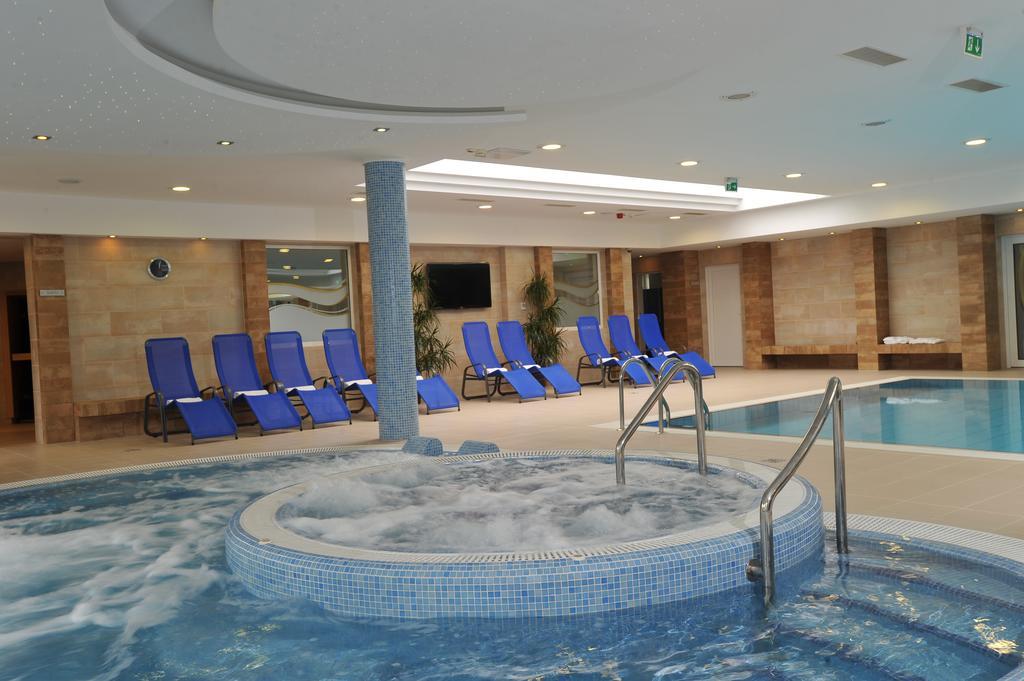 Garden Hotel Wellness Es Konferencia Szolnok Exterior photo