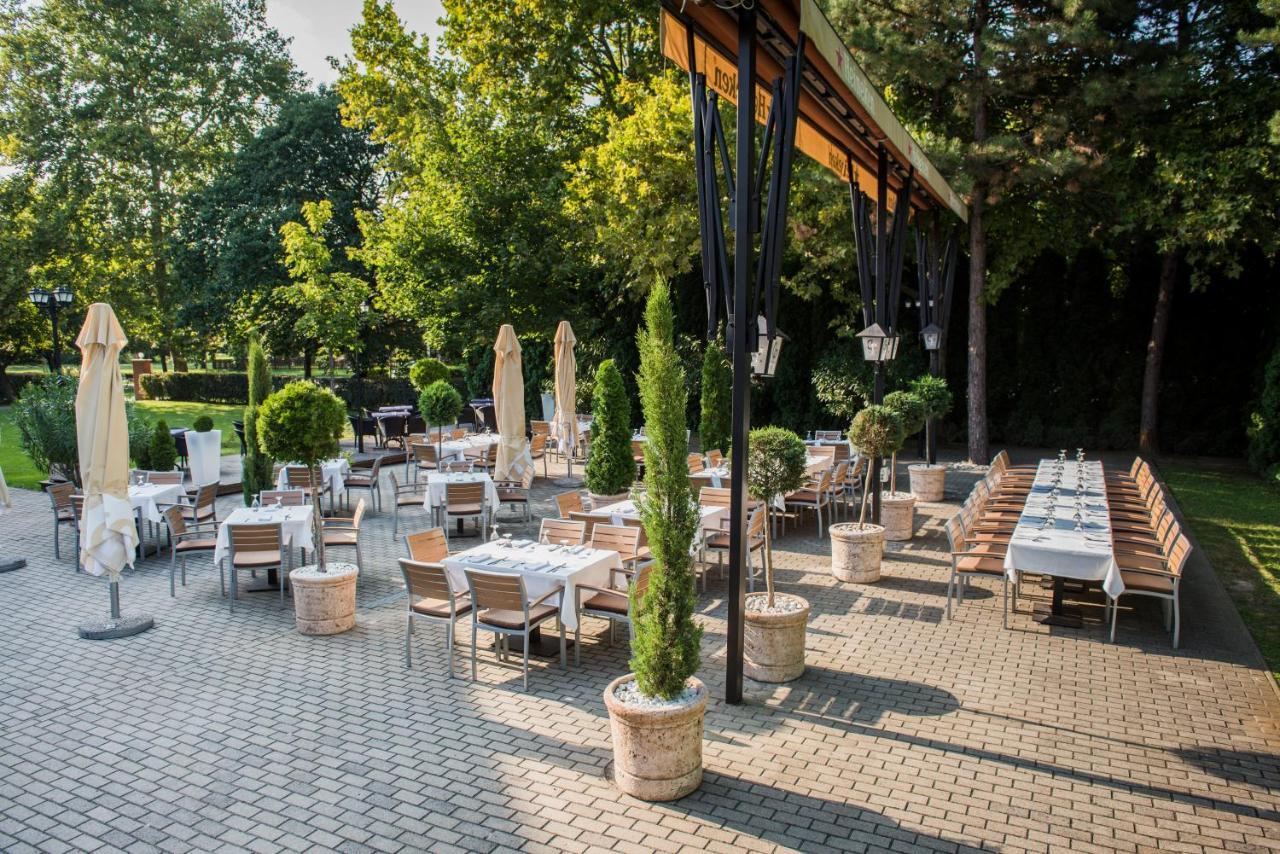 Garden Hotel Wellness Es Konferencia Szolnok Exterior photo